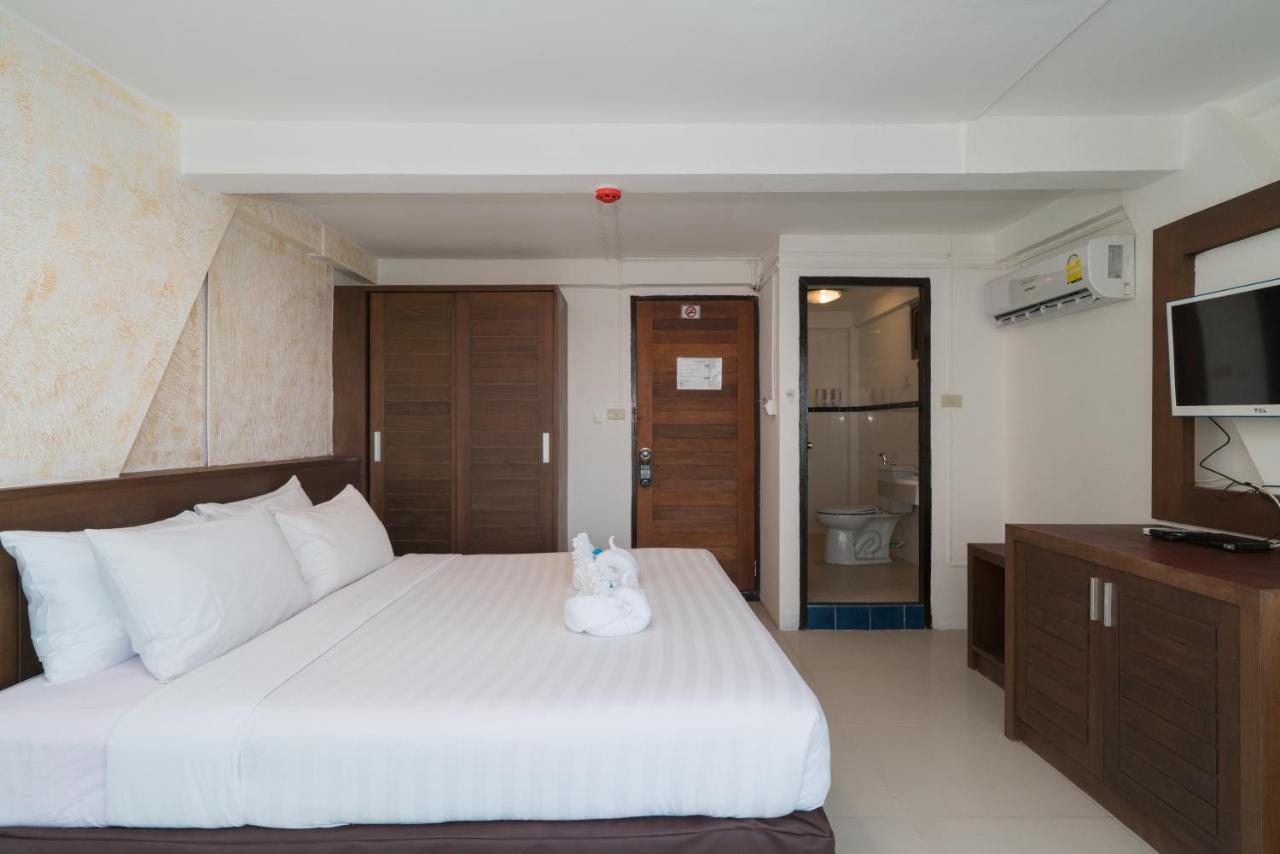 Hotel Destination Patong Esterno foto